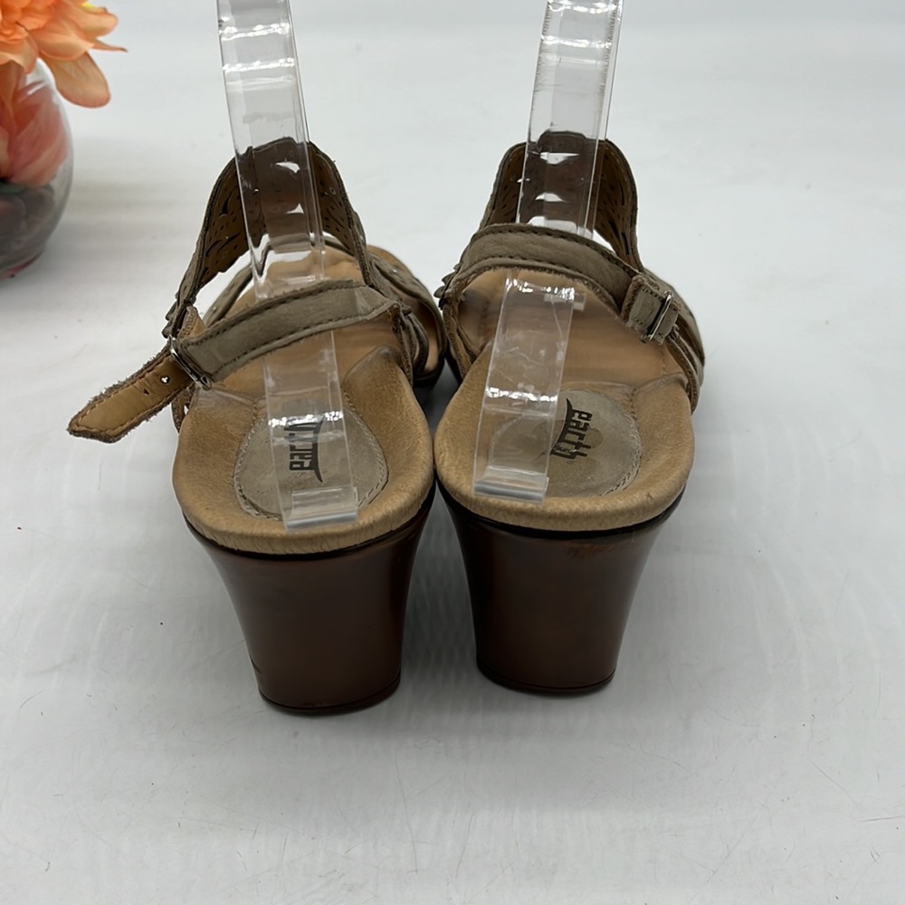 Earth Rosetta Tan Leather Cut Out Wedge Sandals Size 8.5. MCW2775E - Picture 4 of 8